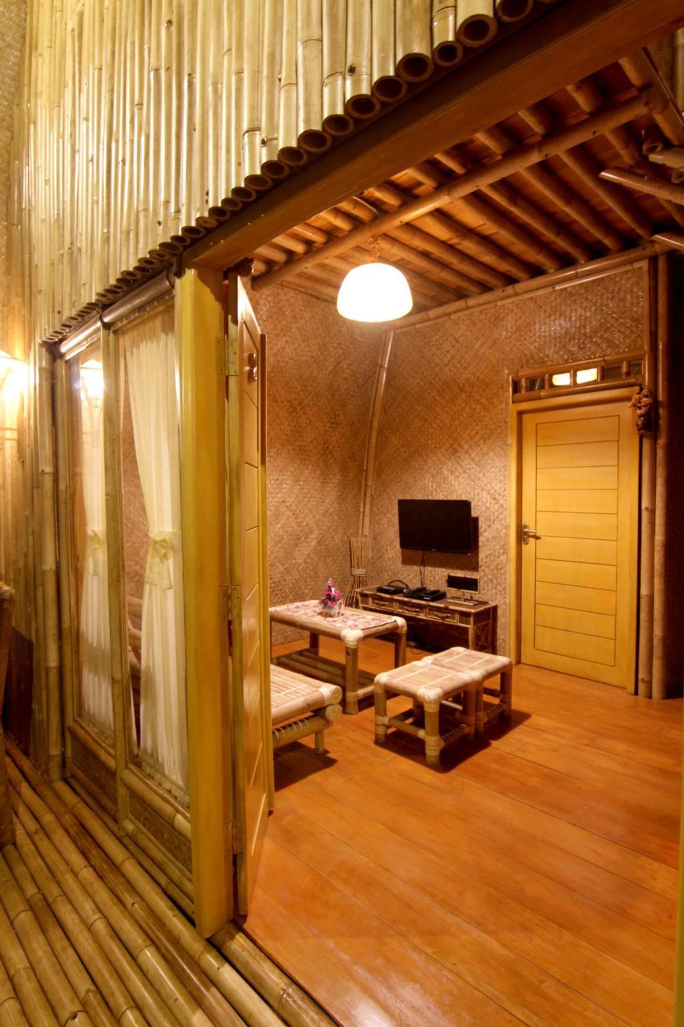 Villa Chavaminerva Bambu - Lembang Cikareumbi Kültér fotó