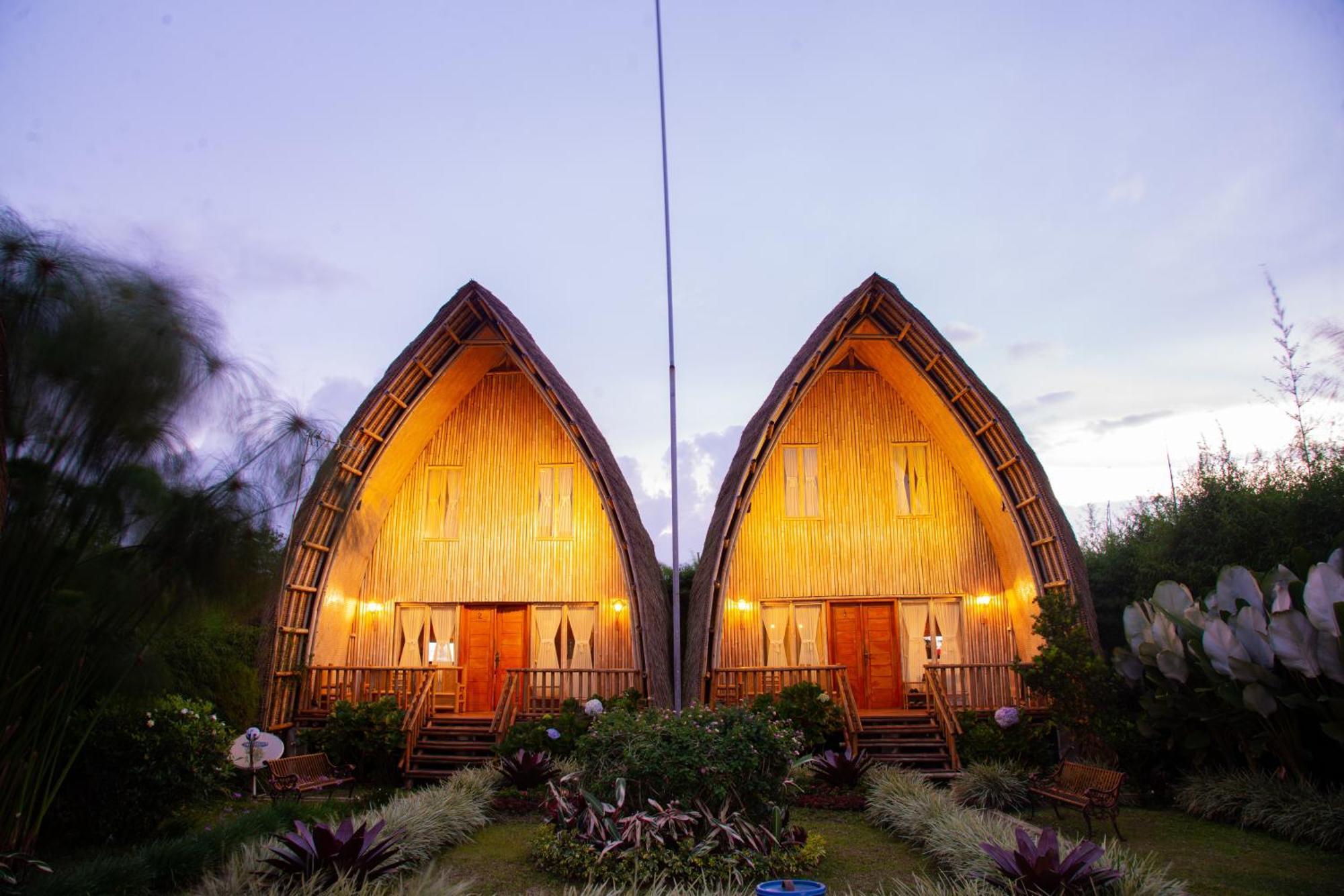 Villa Chavaminerva Bambu - Lembang Cikareumbi Kültér fotó