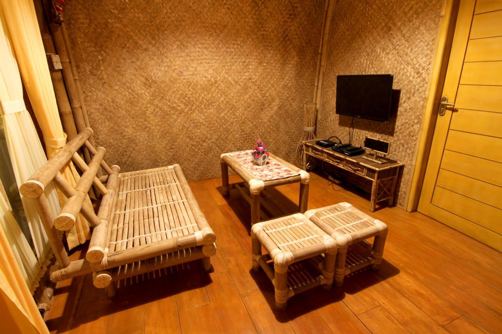 Villa Chavaminerva Bambu - Lembang Cikareumbi Kültér fotó