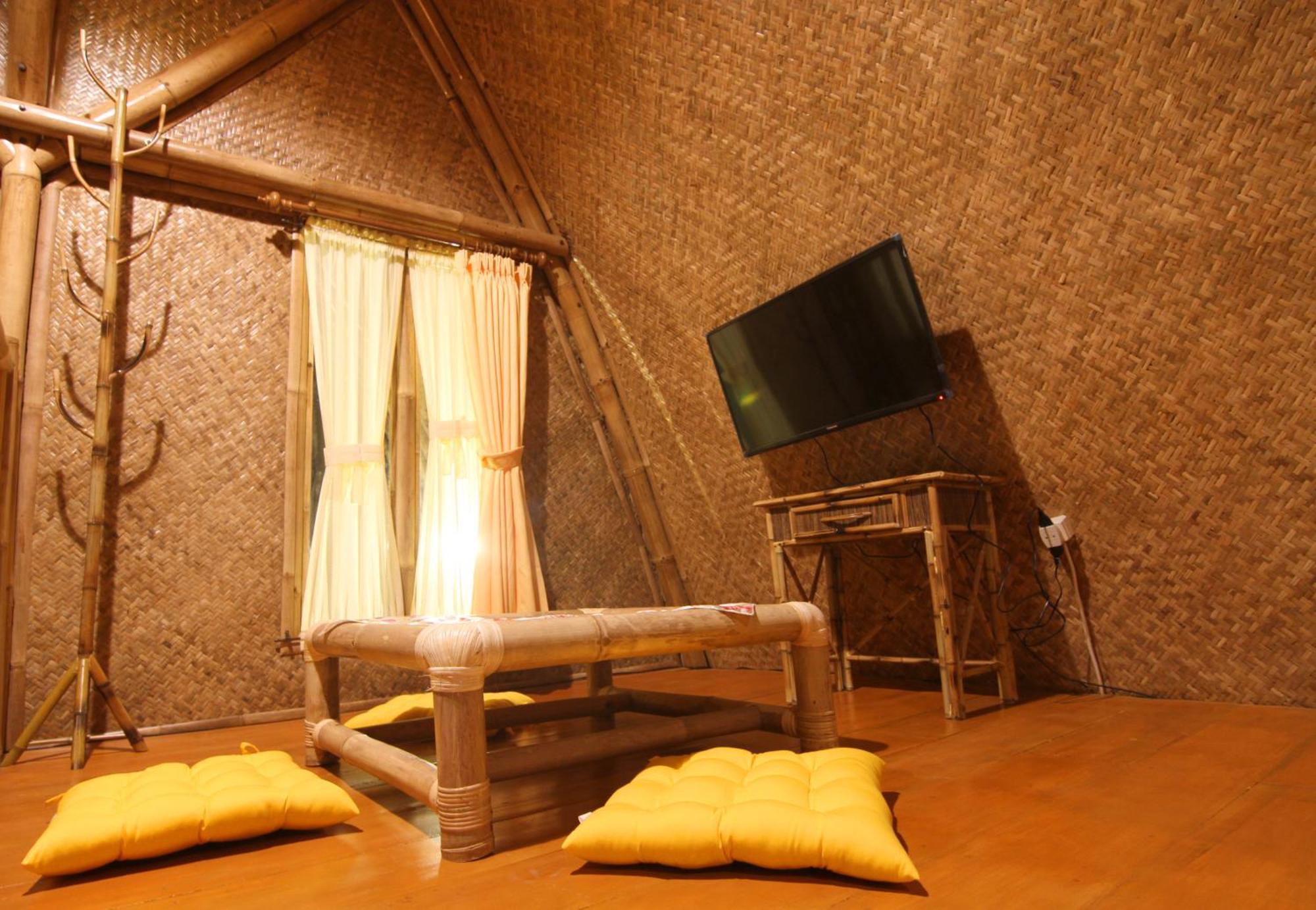 Villa Chavaminerva Bambu - Lembang Cikareumbi Kültér fotó